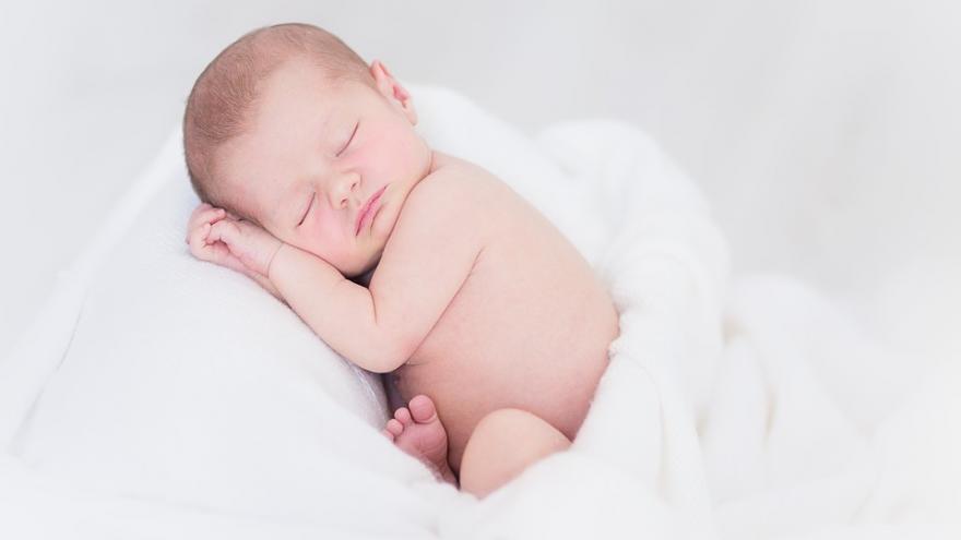 IMG DGSP en la maternidad bebé recien nacido durmiendo